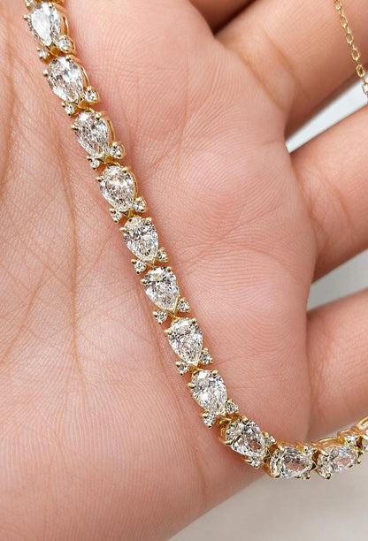 Halskette mit birnenförmigem und rundem Labordiamant, 18 Zoll, 8,7 Karat Diamanthalskette, 14K Gold Labordiamantkette, Wunderschöne weiße Diamanten