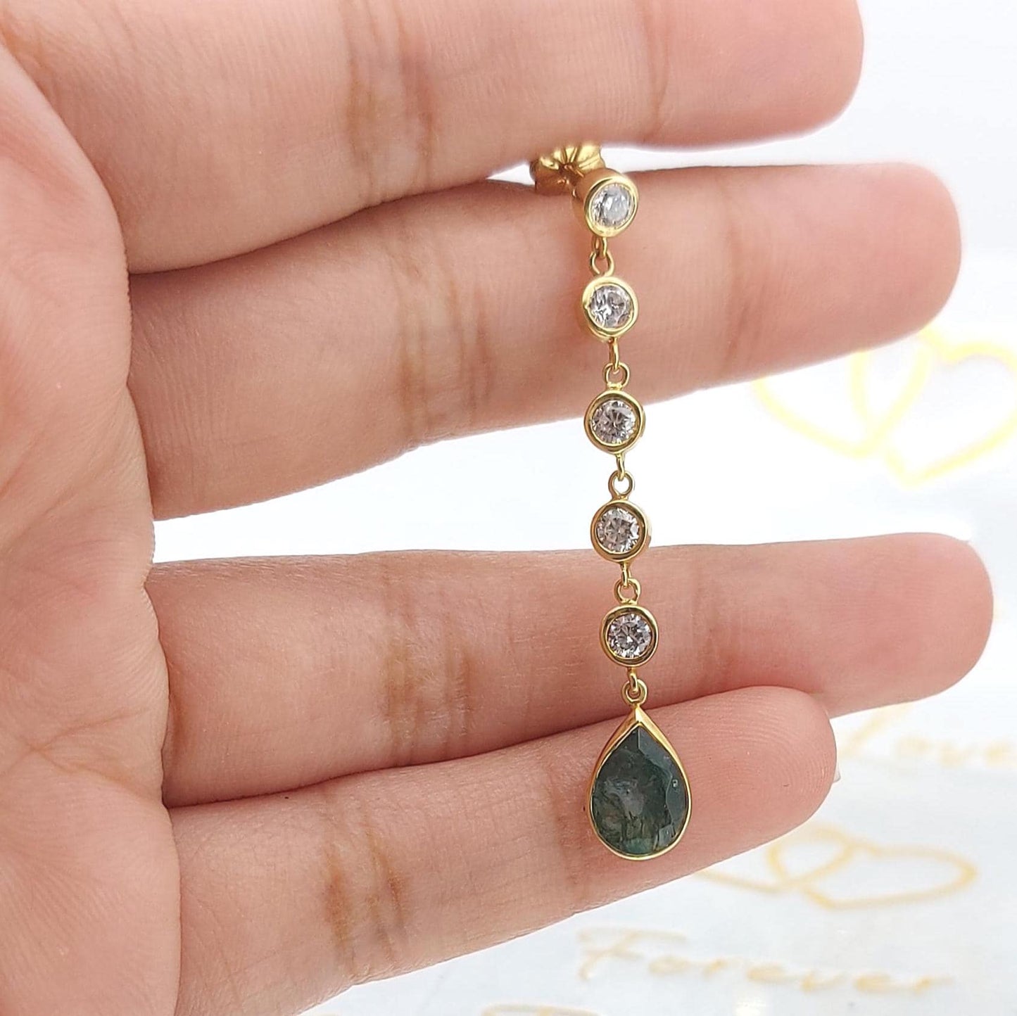 3,5 Karatgewicht Moosachat-Ohrringe, Birnenförmige Moosachat- und runde Labordiamant-Ohrringe, Ohrhänger, Ohrhänger mit Lünettenfassung, Perfektes Geschenk Moissanite engagement ring in Gold or Platinum — custom handcrafted by Forever For Love