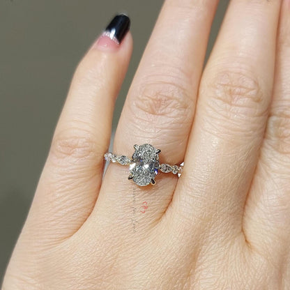 1.5 Ct IGI Certified Oval Diamond Engagement Ring