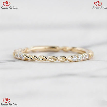 Round Lab Diamond Engagement Ring