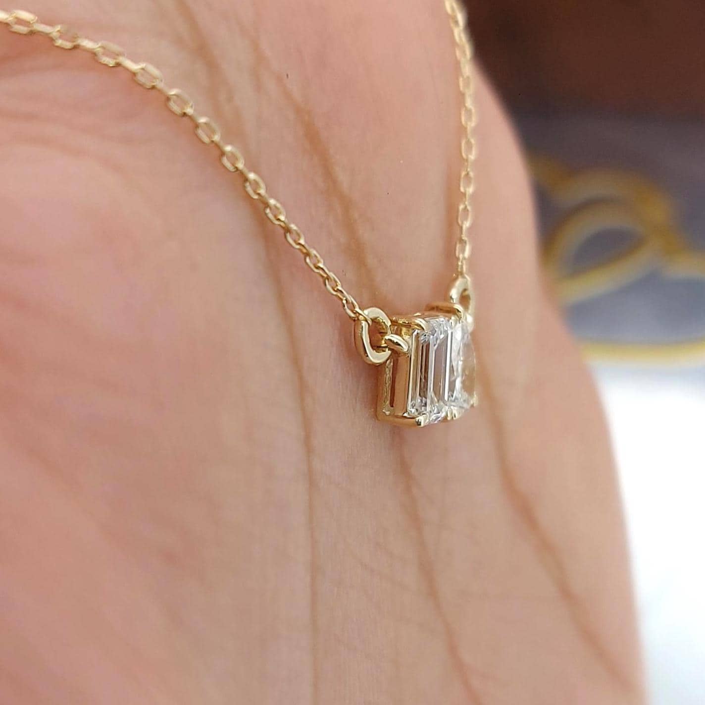 0,8 tcw Toi et Moi Diamant-Anhänger, Smaragd- und Tropfenschliff-Halskette, zierliche goldene Minimal-Halskette, Labordiamant-Geschenk für sie Moissanite engagement ring in Gold or Platinum — custom handcrafted by Forever For Love