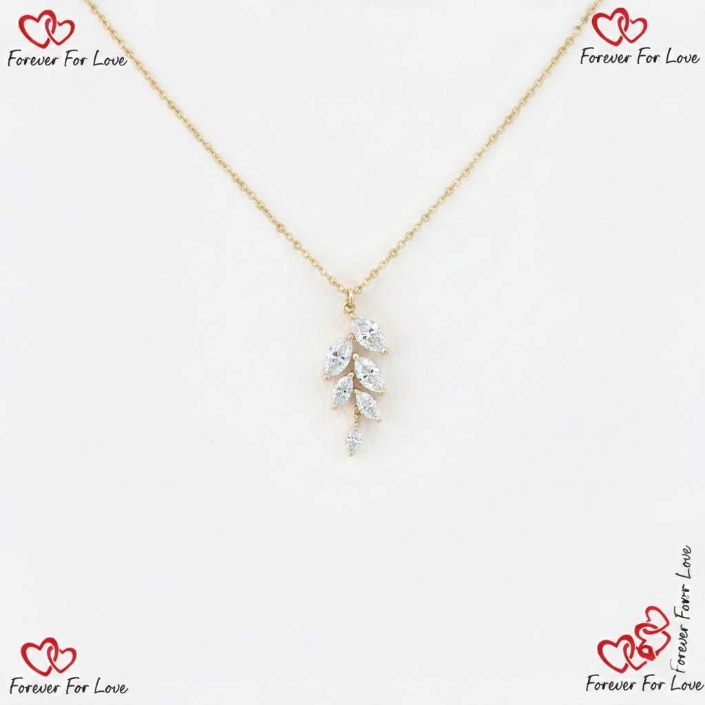 1,2 Karat Marquise-Schliff im Labor gezüchteter Diamant, Blatt-Stil Halskette, Cluster-Set Hochzeitskette, 14K Goldkette, Alltagskette Moissanite engagement ring in Gold or Platinum — custom handcrafted by Forever For Love