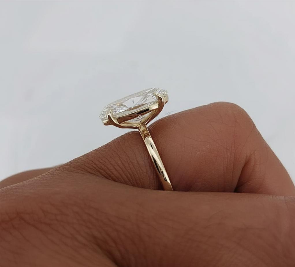 5 Karat IGI-zertifizierter ovaler Labor-Diamant Verlobungsring Oval cut Moissanite engagement ring in 935er Argentium Silber — custom handcrafted by Forever For Love