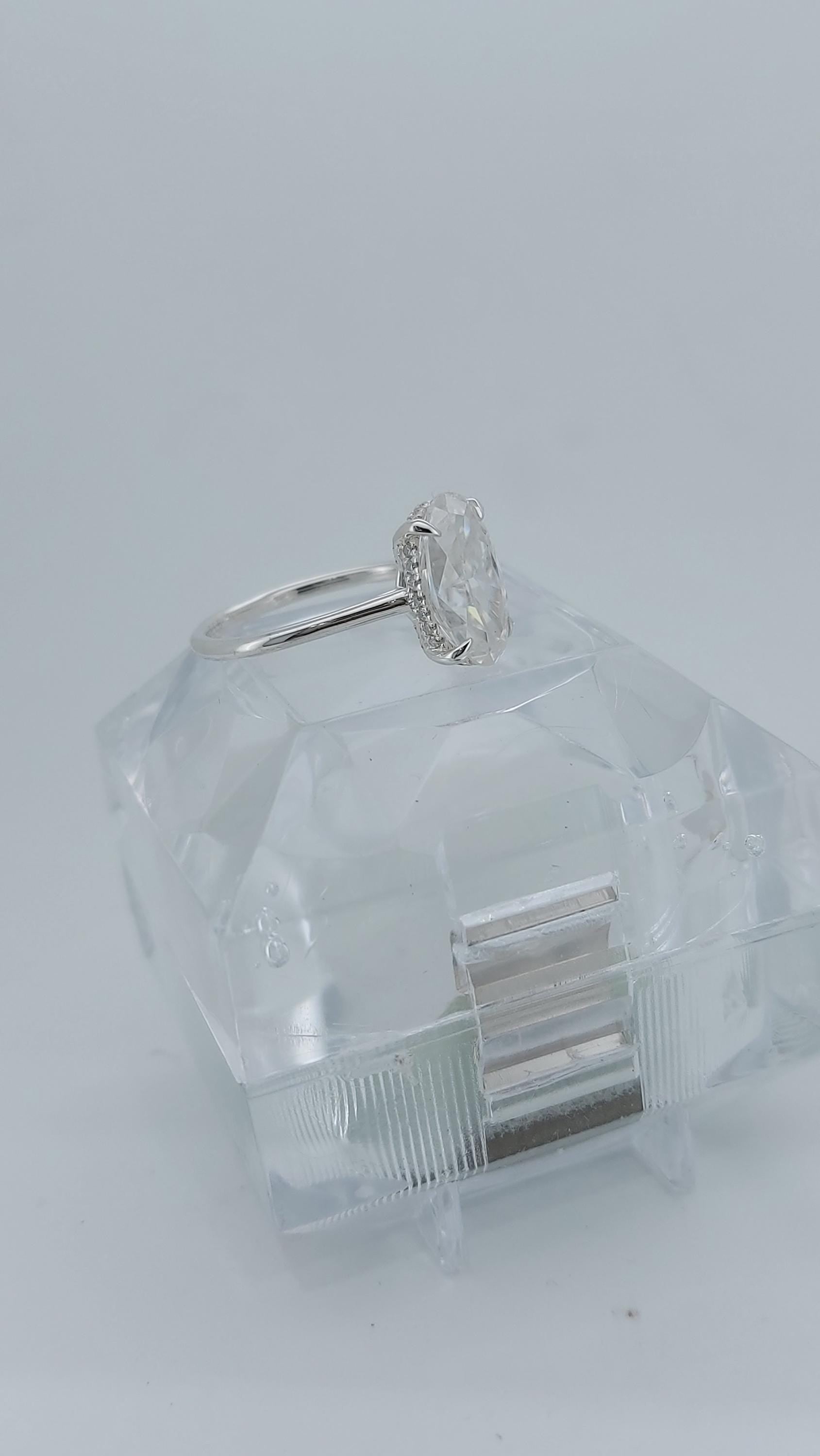 6 Ct Oval Moissanite Engagement Ring