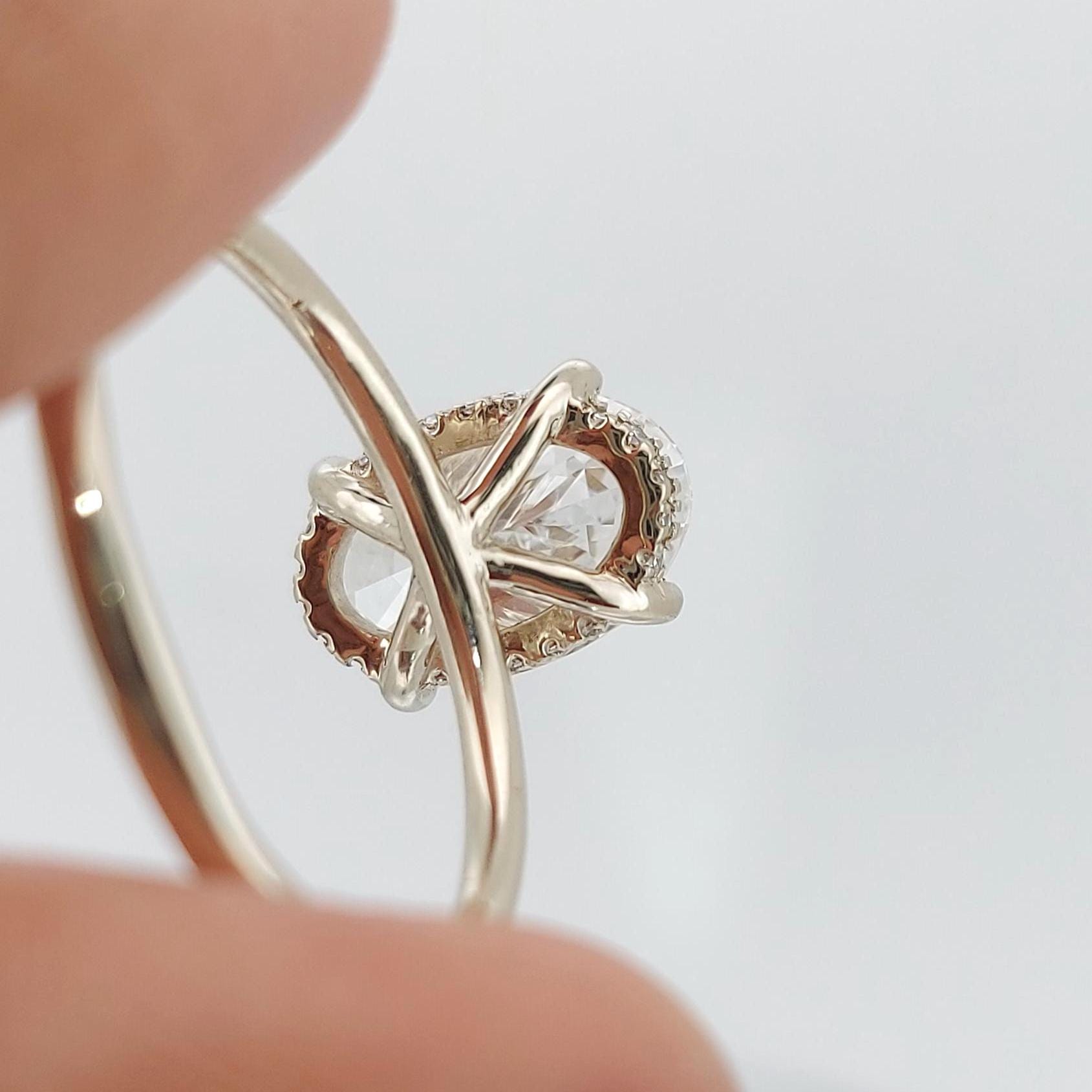 3 Ct IGI Certified Oval Lab Diamond Solitaire Engagement Ring
