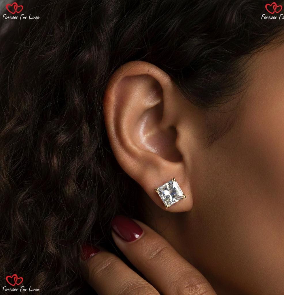 Boucles d'oreilles clous en diamant de laboratoire princesse de 4,2 TCW, de couleur E et de clarté VVS2, avec poussoirs, pour femmes et jeunes filles, boucles d'oreilles de mariage Moissanite engagement ring in Gold or Platinum — custom handcrafted by Forever For Love