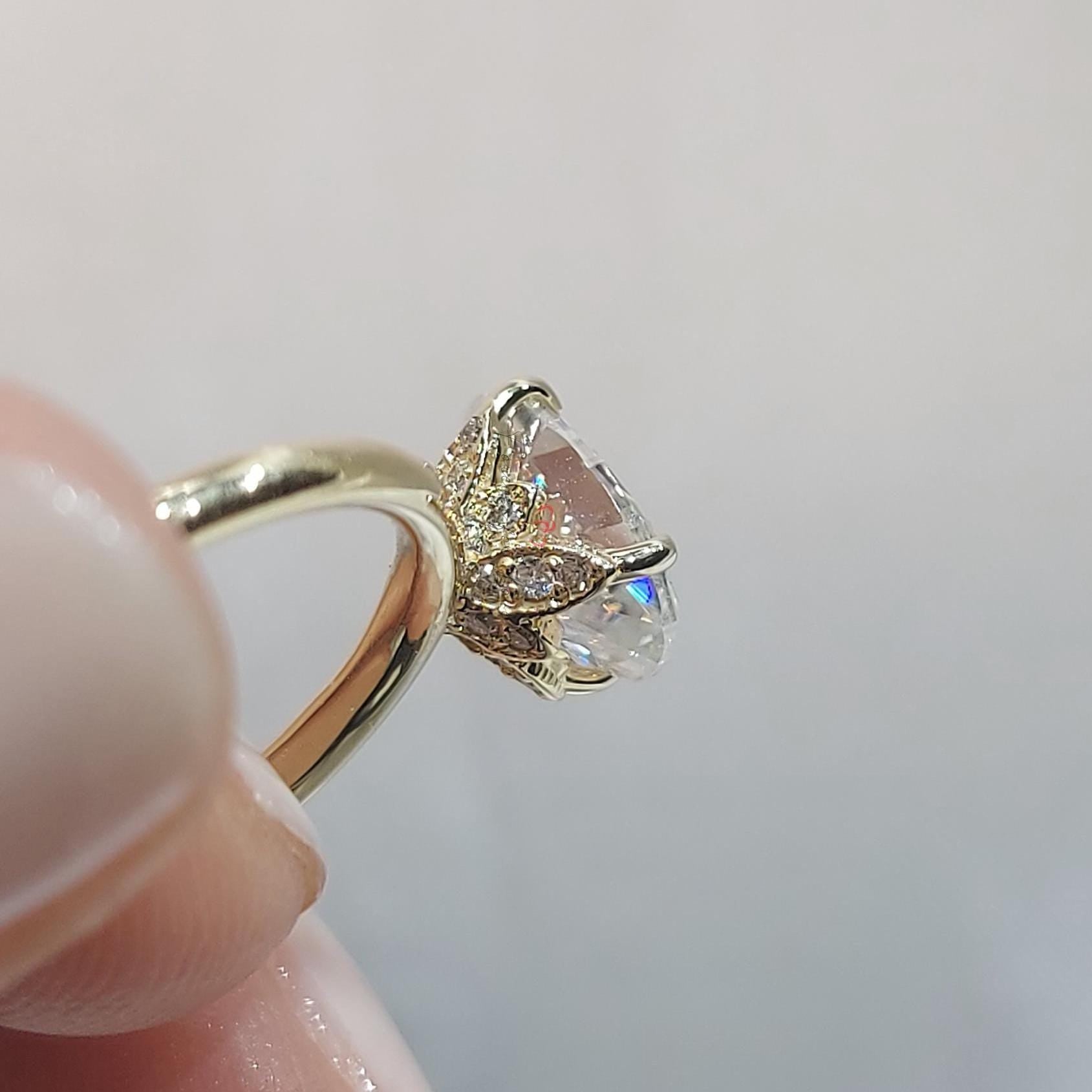Oval Diamond, Moissanite Engagement Ring