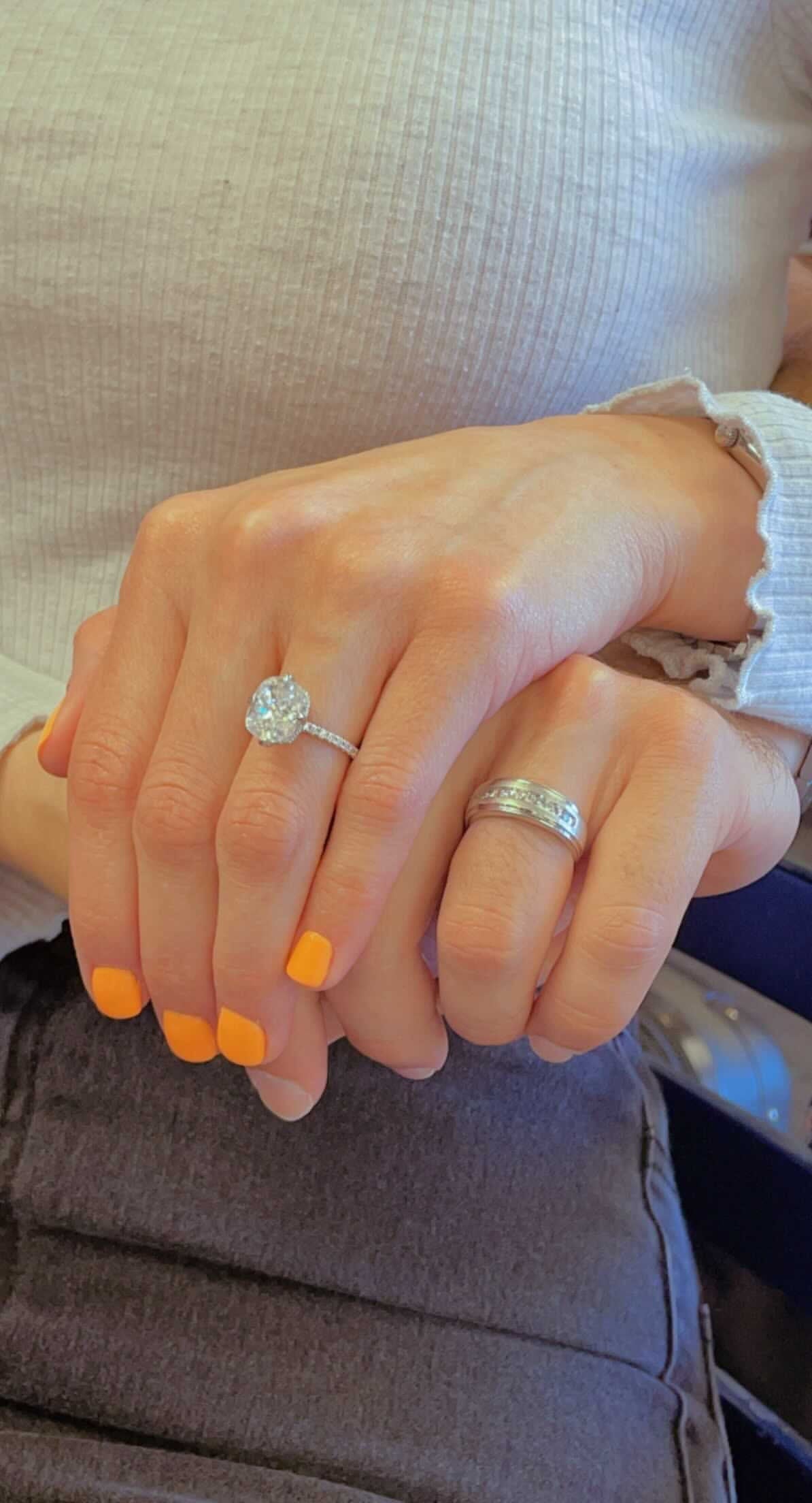 Verlobungsring mit 5 Karat Kissen-Moissanit und verstecktem Halo Cushion cut Moissanite engagement ring in 935er Argentium Silber — custom handcrafted by Forever For Love