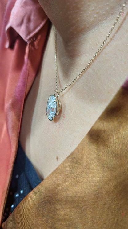 Ovale Moissanit-Halskette, 14k Gelbgold, Zierlicher minimalistischer Moissanit-Anhänger, Diamant-Alternative Damen-Halskette, Besonderes Geschenk für sie.
