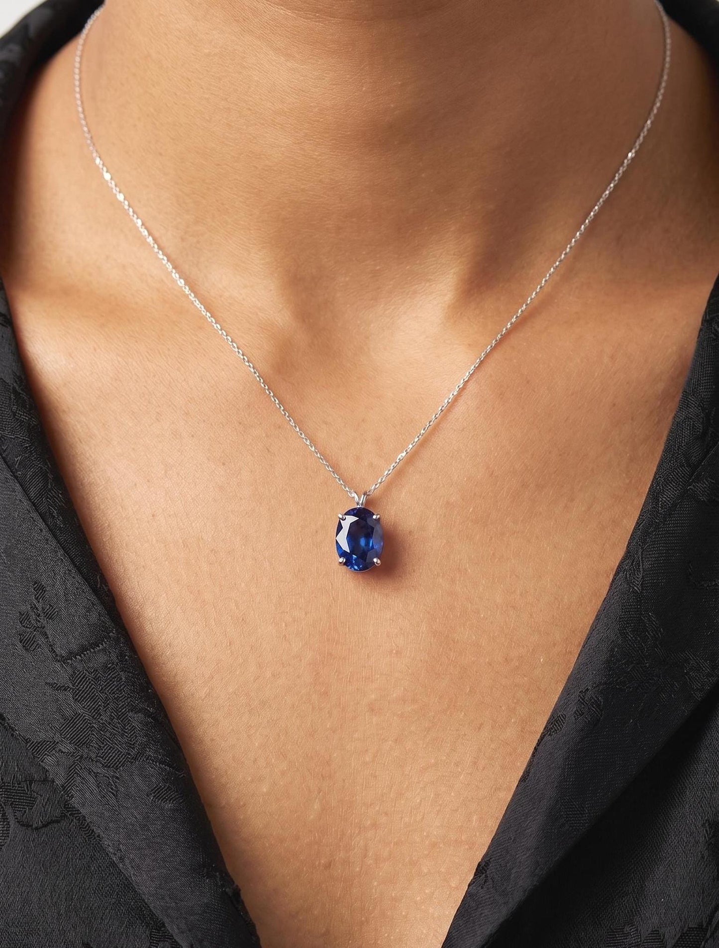 Blauer Saphir Anhänger Halskette 14K Massives Weißgold für Damen Oval Geformte Blaue Saphir Halskette Anhänger, Geburtsstein-Halskette, Perfektes Geschenk Moissanite engagement ring in Gold or Platinum — custom handcrafted by Forever For Love
