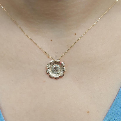 0,5 Karat Blumenförmige Naturdiamantkette, ausgefallener champagnerfarbener Kissenanhänger, echte Diamantkette für Damen, besonderes Geschenk für sie.