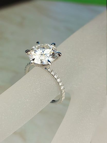 4 Ct IGI Certified Round Lab Diamond Solitaire Ring