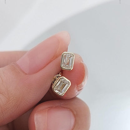Puces d'oreilles en or 10K et diamants taille émeraude - 1 carat