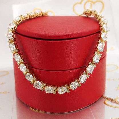 Halskette mit birnenförmigem und rundem Labordiamant, 18 Zoll, 8,7 Karat Diamanthalskette, 14K Gold Labordiamantkette, Wunderschöne weiße Diamanten