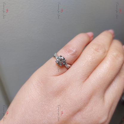 1 Ct IGI Certified Round Lab Diamond Solitaire Engagement Ring