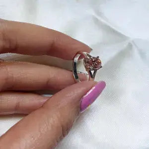 Verlobungsring mit ovalem rosa Labordiamanten Oval cut Moissanite engagement ring in 935 Argentium Silber — custom handcrafted by Forever For Love