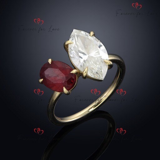 Natural Marquise Diamond Vintage Ring - IGI Certified with Garnet Accents in Yellow Gold