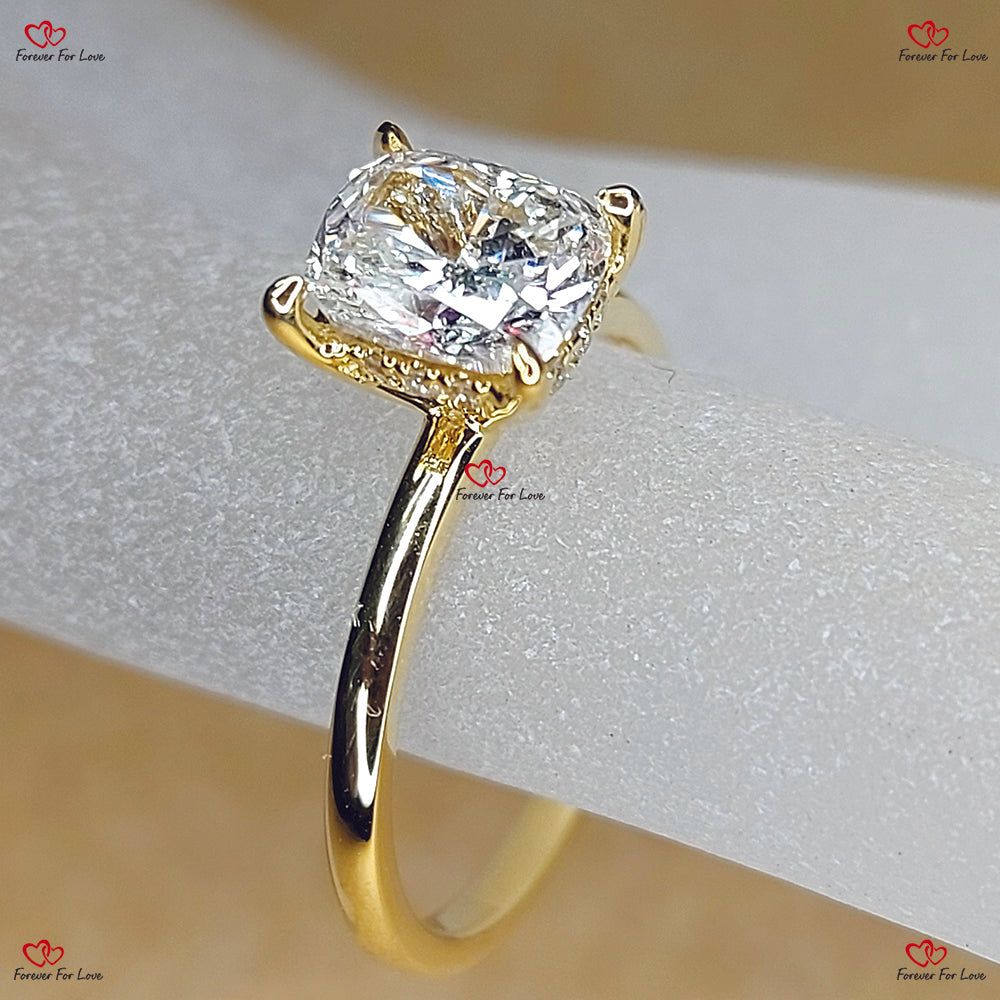 Exquisite  Cushion Cut Diamond Engagement Ring