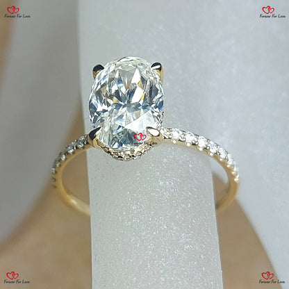 Oval Cut Moissanite Engagement Ring in Solid Gold