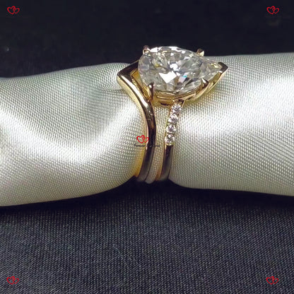 Pear Cut Diamond Engagement Bridal Set