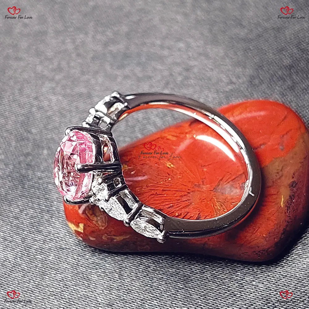 Vintage Weißgold Baby Pink Saphir Verlobungsring - mit Diamanten Round cut Moissanite engagement ring in 935 Argentium Silber — custom handcrafted by Forever For Love