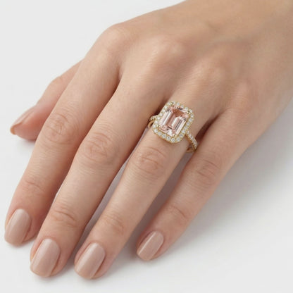 Bague de fiançailles avec diamant taillé en émeraude rose créé en laboratoire - Bague halo en diamant certifiée IGI