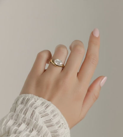 Oval Lab-Grown Diamond Engagement Ring – East to West Setting
