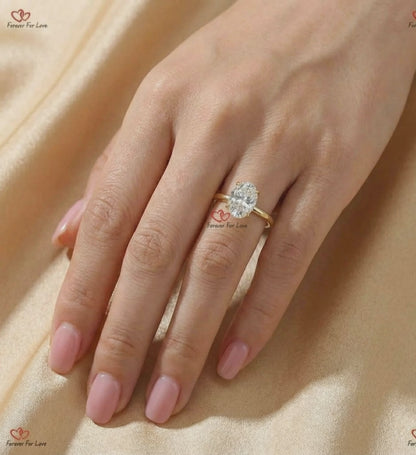 Bague en or massif avec moissanite ovale Forever One Eternal Radiance