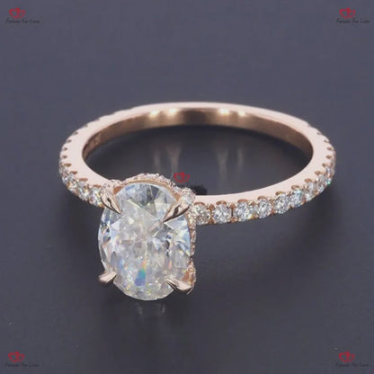 Bague de fiançailles en moissanite ovale avec glace pilée Eternal Radiance