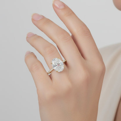 Bague de mariage avec halo caché et diamant ovale en glace pilée