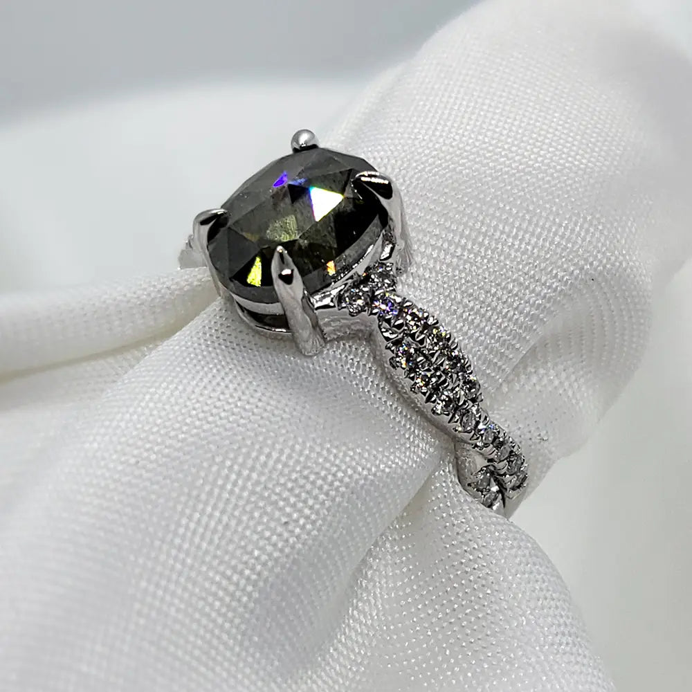 2 Karat Salz- und Pfefferdiamant-Platinring, ovaler Solitär Oval cut Moissanite engagement ring in 935 Argentium Silber — custom handcrafted by Forever For Love