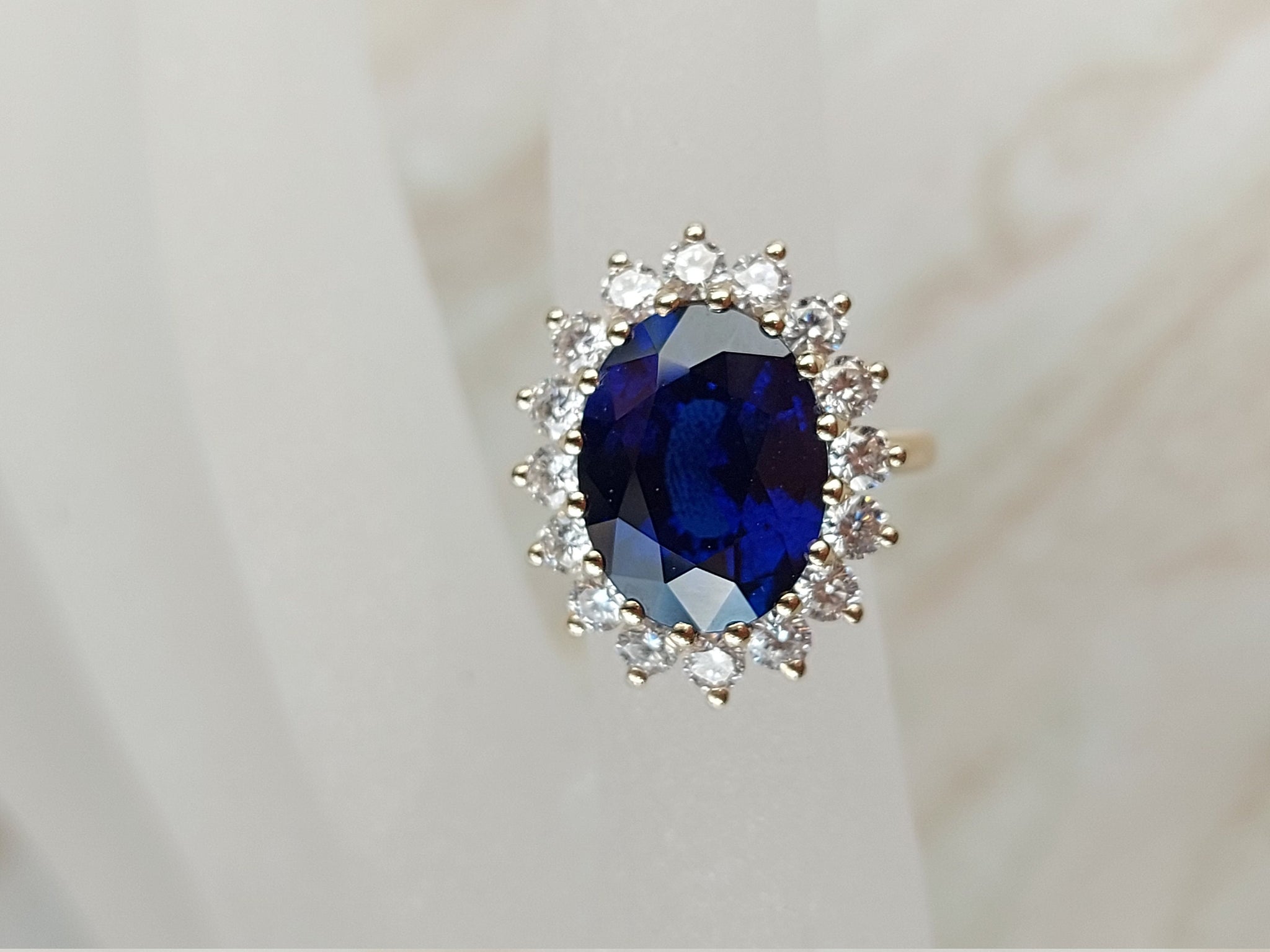 Vintage Blue Sapphire Engagement Ring, Princess Diana Certified Oval cut 14k yellow gold natural diamond ring, 6 Ct Blue sapphire ring.